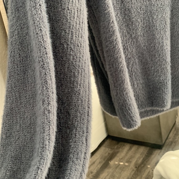 Never been worn Abercrombie sweater! - Picture 3 of 3